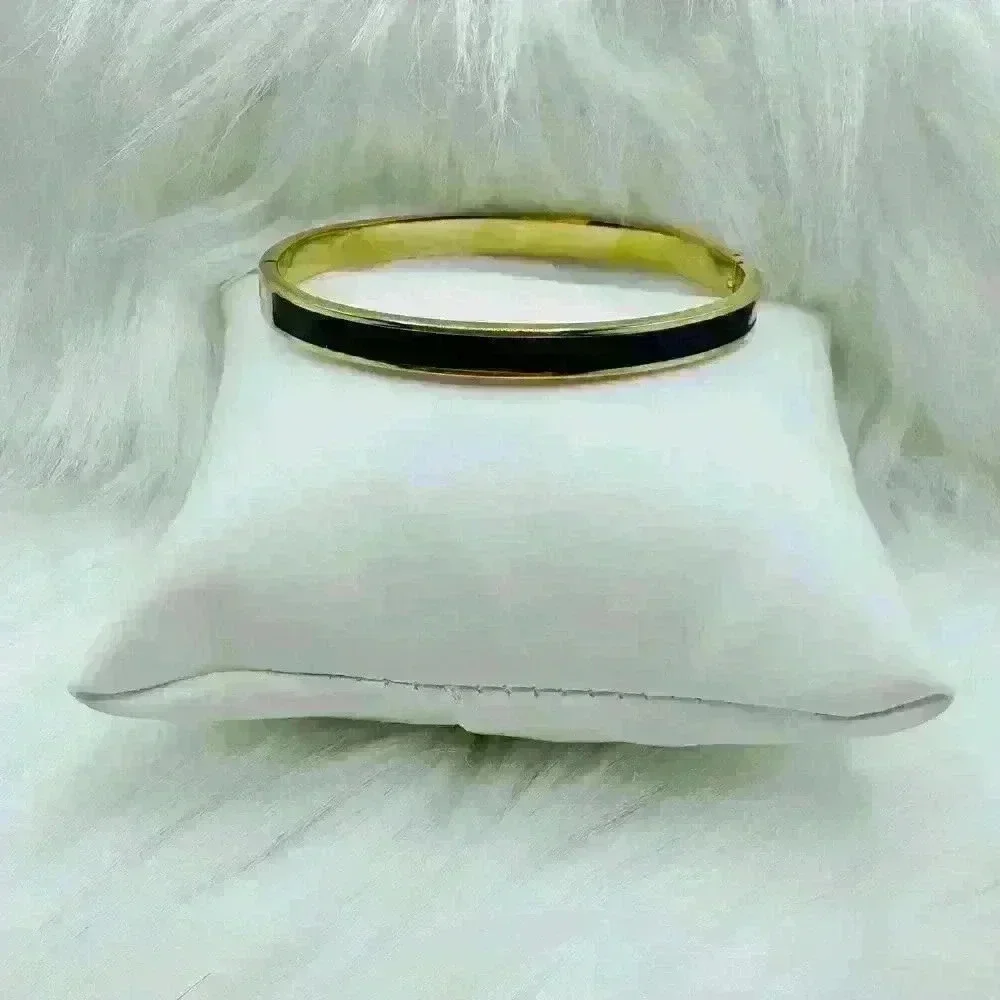 The Classic Style Bangle in Black